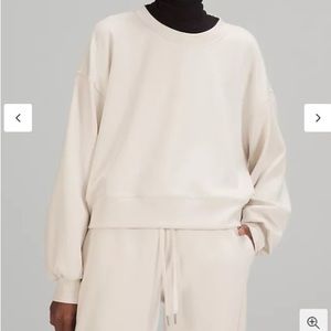 NEW Lululemon Softstreme Perfectly Oversized Cropped Crew White Opal